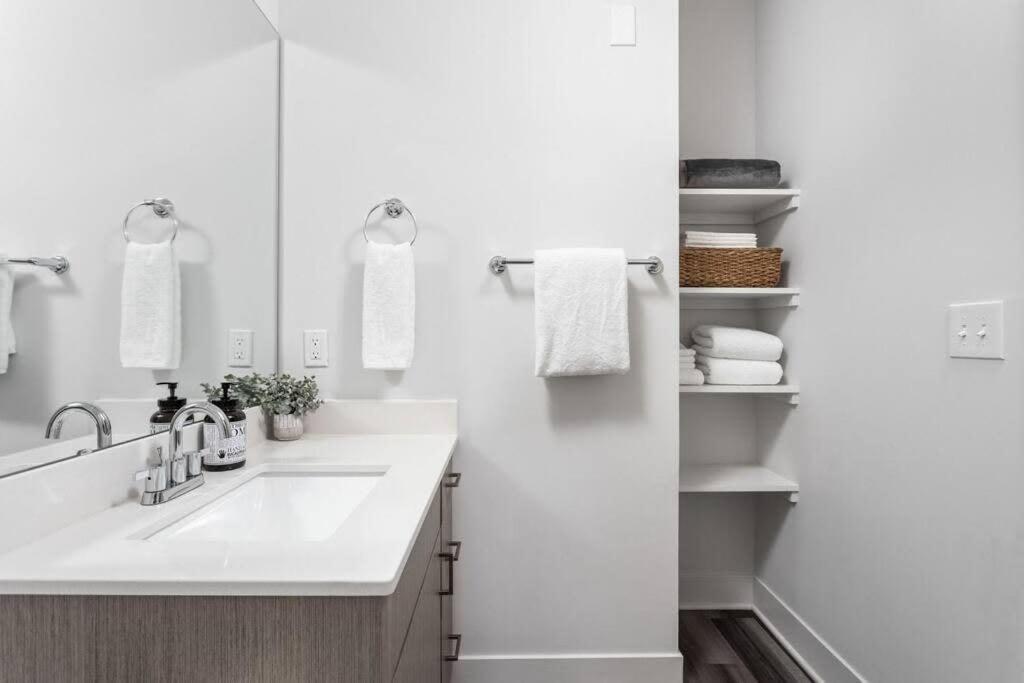 Dream Apartment Near Whole Foods Cozysuites Ινδιανάπολη Εξωτερικό φωτογραφία