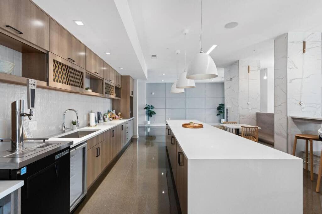 Dream Apartment Near Whole Foods Cozysuites Ινδιανάπολη Εξωτερικό φωτογραφία